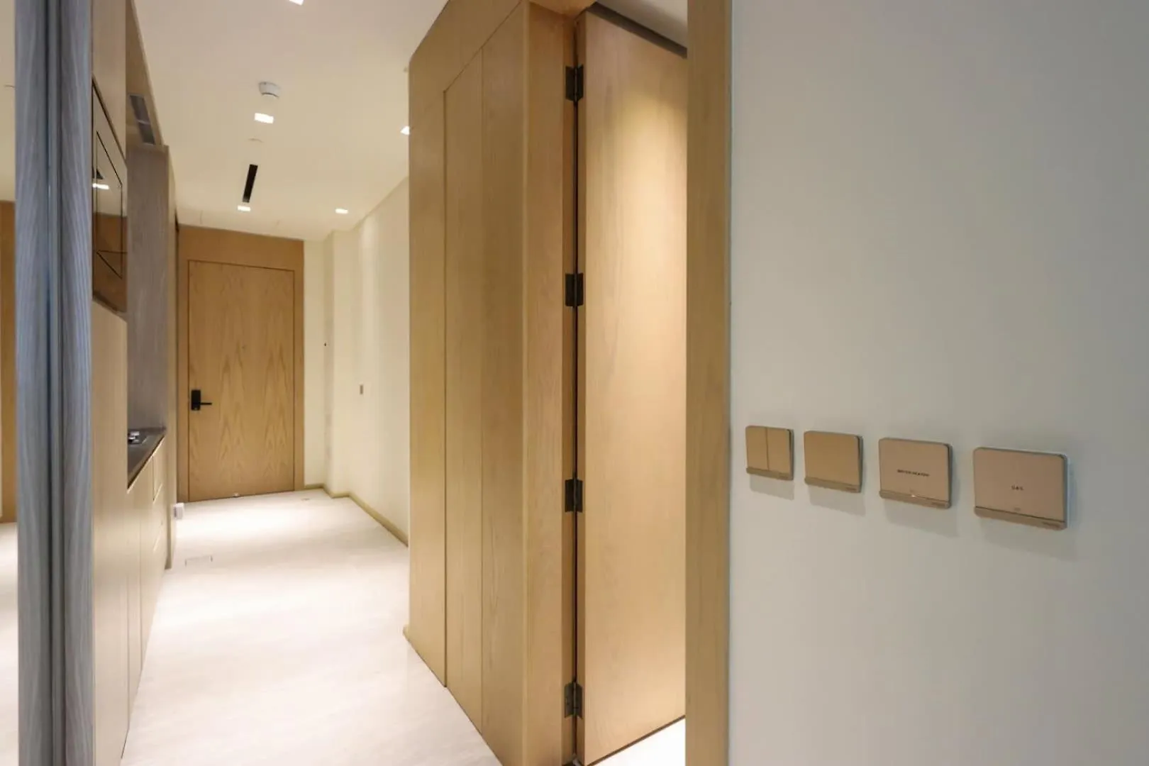 Livbnb - Serene Studio With Private Terrace In Jvc Dubai Apartment