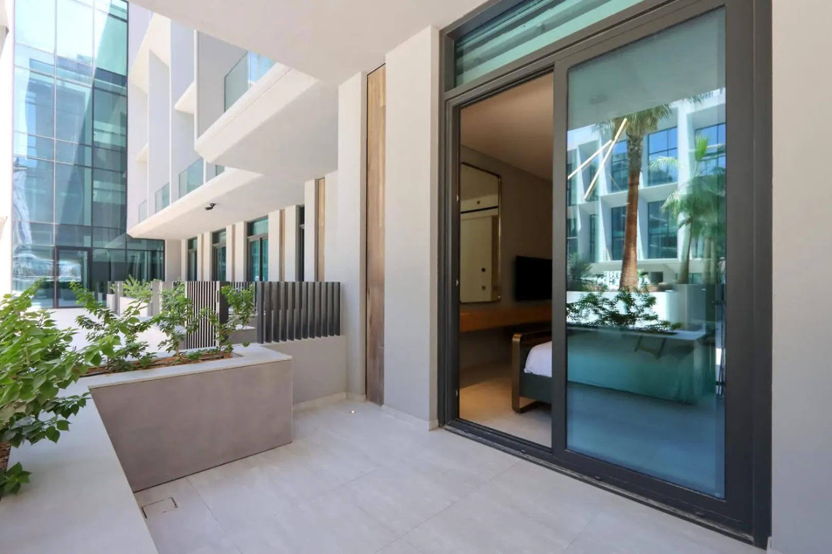 Apartment Livbnb - Serene Studio With Private Terrace In Jvc Dubai