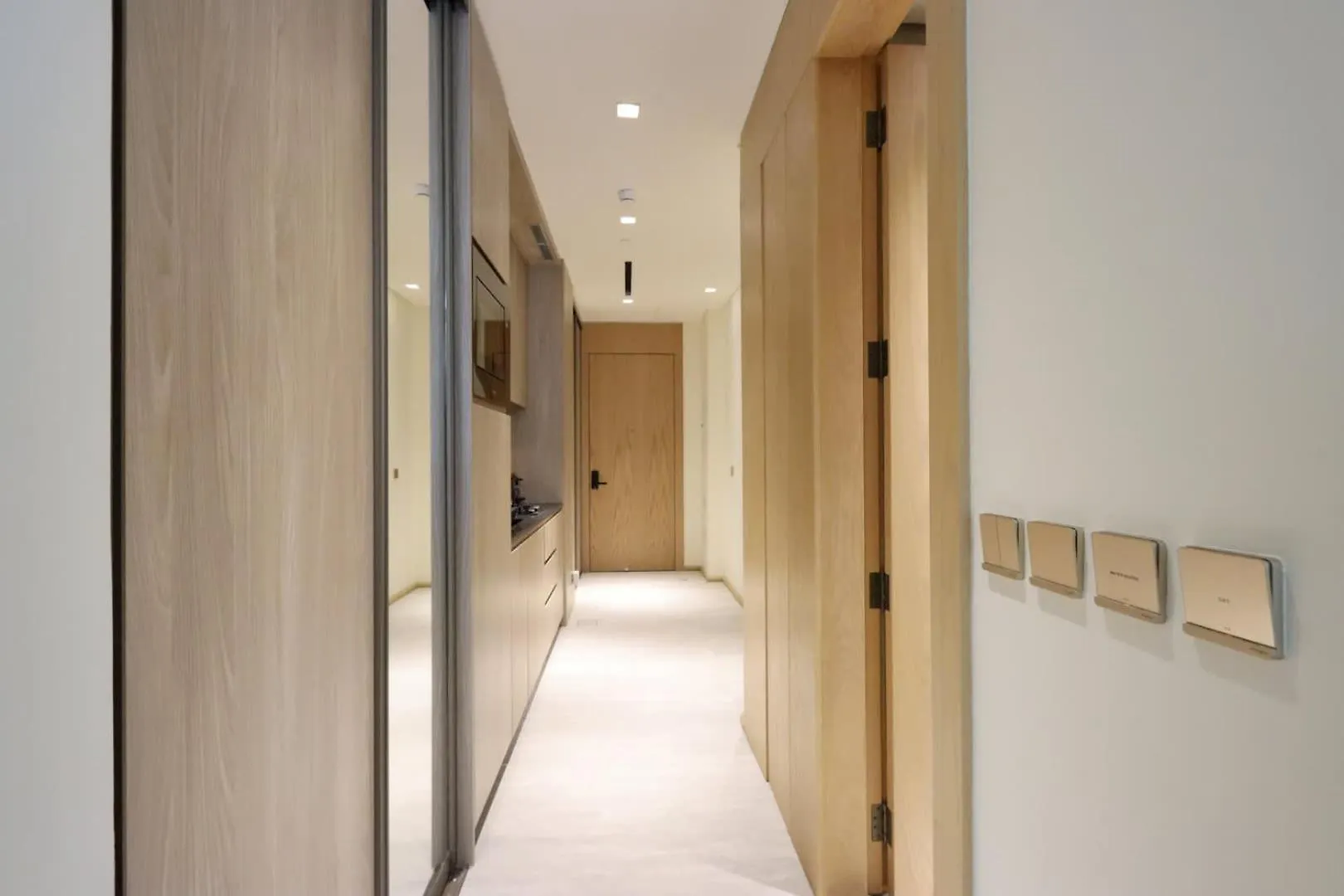 Livbnb - Serene Studio With Private Terrace In Jvc Dubai 0*,